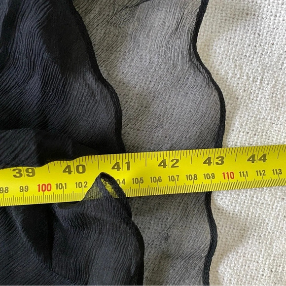 100% Silk  BCBGMAXAZRIA Black V-Neck Flowy Midi Dress Size 2 - Picture 13 of 13